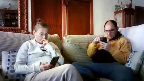 LOLA HUESO y ERIC online show from 02/14/25, 03:15