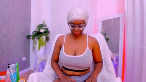 lola online show from 11/22/25, 01:32