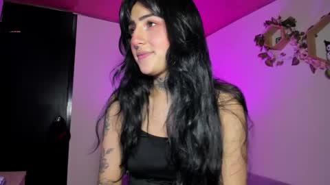 Snapshot of lolaleah_ chatting on 01/14/26, 04:51 Lola online show from 01/14/26, 04:51