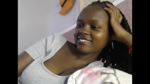 lolamia7 online show from 11/11/25, 06:02