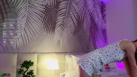 Lola online show from 11/27/25, 02:02