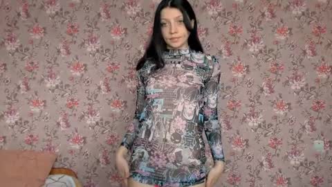 Snapshot of lolarozzie chatting on 04/05/26, 01:14 Lola Next stream January 6th at 0500am 30 minutes GMT online show from 04/05/26, 01:14