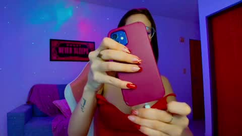 Snapshot of lolasbxo chatting on 04/20/26, 05:21 LolaSB online show from 04/20/26, 05:21