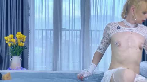 Snapshot of lolaspaists chatting on 10/13/25, 12:54 lolaspaists online show from 10/13/25, 12:54