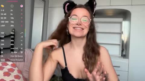 Snapshot of lolatheangel chatting on 12/22/25, 02:36 Lolatheangel online show from 12/22/25, 02:36