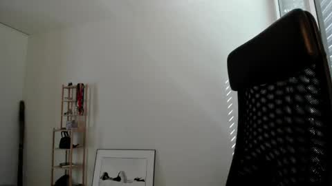 Snapshot of lolaverse chatting on 04/23/26, 01:35 Lola doll online show from 04/23/26, 01:35