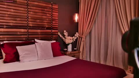 Snapshot of lolavixxen chatting on 12/01/25, 07:41 Lola online show from 12/01/25, 07:41