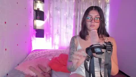 Lola online show from 11/05/25, 11:54