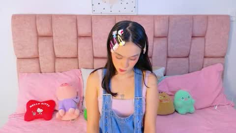 Lola online show from 11/28/25, 07:27