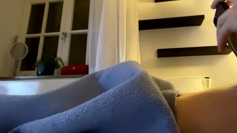 lolboss03 online show from 02/12/25, 09:01