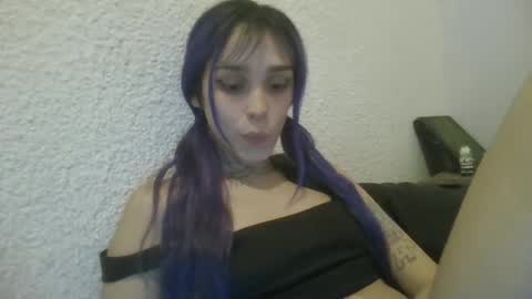 Snapshot of loleeta69 chatting on 10/10/25, 04:11 loleeta69 online show from 10/10/25, 04:11