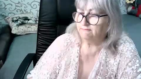 Snapshot of lolkaalyss chatting on 02/08/25, 09:24 LolkaAlyss online show from 02/08/25, 09:24