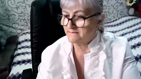 Snapshot of lolkaalyss chatting on 03/05/25, 10:21 LolkaAlyss online show from 03/05/25, 10:21