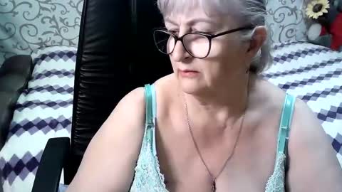 Snapshot of lolkaalyss chatting on 03/07/25, 01:53 LolkaAlyss online show from 03/07/25, 01:53