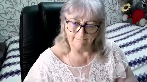 Snapshot of lolkaalyss chatting on 03/12/25, 06:55 LolkaAlyss online show from 03/12/25, 06:55