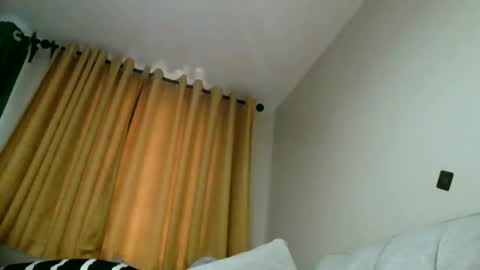 Snapshot of lolli_pop98 chatting on 02/18/25, 09:54 zuri online show from 02/18/25, 09:54