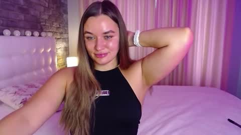 Victoria online show from 11/16/25, 10:43