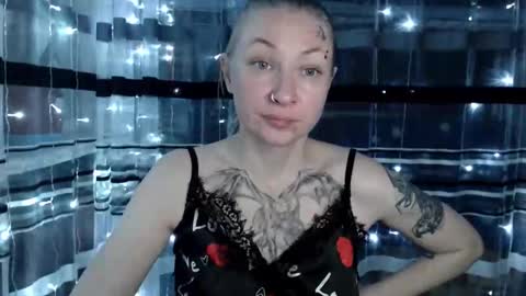 Lisa online show from 12/01/25, 06:29