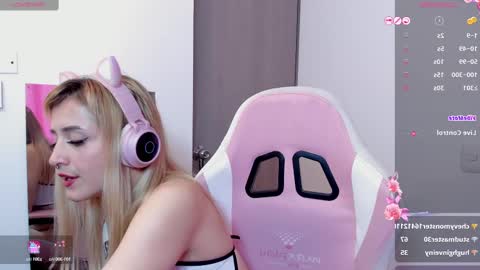 Snapshot of lolly_js_ chatting on 12/26/24, 04:47 Lolly  online show from 12/26/24, 04:47