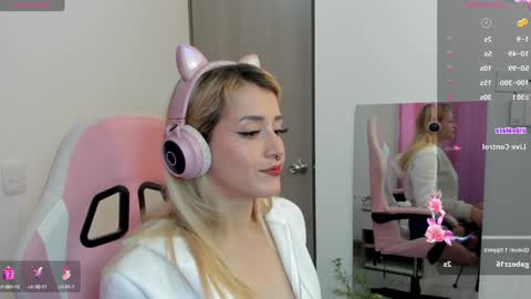 Snapshot of lolly_js_ chatting on 12/28/24, 01:28 Lolly  online show from 12/28/24, 01:28