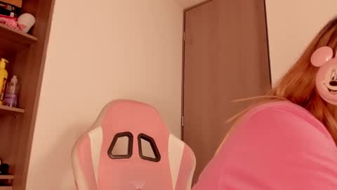 Snapshot of lolly_js_ chatting on 03/11/25, 03:05 Lolly  online show from 03/11/25, 03:05