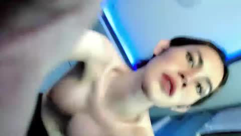 Snapshot of lolly_lips69 chatting on 12/29/24, 04:51 hana online show from 12/29/24, 04:51