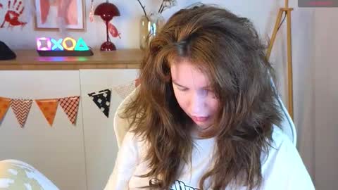 Mona online show from 11/10/25, 02:38