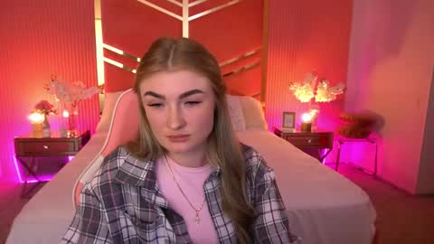 Snapshot of lolly_rosee chatting on 05/04/26, 07:37 Loli online show from 05/04/26, 07:37