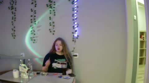 Snapshot of lollylol11 chatting on 12/17/24, 02:23 Lilly online show from 12/17/24, 02:23