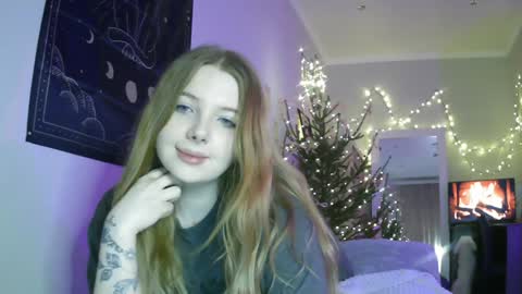 Snapshot of lollylol11 chatting on 12/28/24, 07:11 Lilly online show from 12/28/24, 07:11