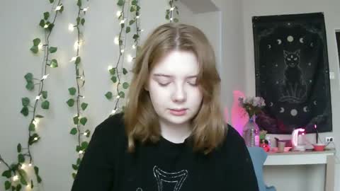 Lilly online show from 03/10/25, 01:54