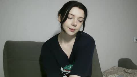 Snapshot of lollylol11 chatting on 11/07/25, 07:14 Lilly online show from 11/07/25, 07:14