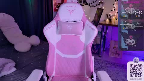 Snapshot of lollyshy__ chatting on 12/21/24, 08:10 Lolly online show from 12/21/24, 08:10