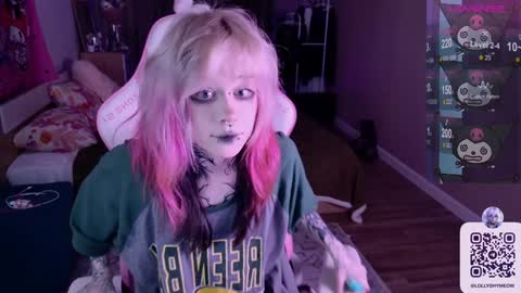 Snapshot of lollyshy__ chatting on 01/09/25, 10:09 Lolly online show from 01/09/25, 10:09