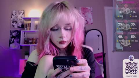 Snapshot of lollyshy__ chatting on 01/24/25, 09:05 Lolly online show from 01/24/25, 09:05