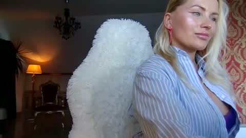 Snapshot of lollyta2023 chatting on 12/08/24, 01:25 Roxy online show from 12/08/24, 01:25