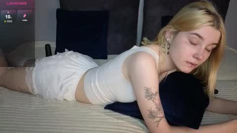 Eva online show from 11/22/25, 08:52