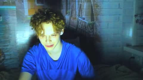 Snapshot of lolnoillimsary chatting on 04/18/26, 09:48 Nelis online show from 04/18/26, 09:48