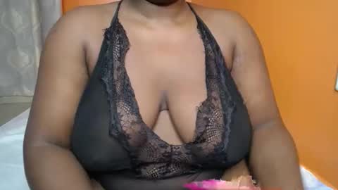 Snapshot of lomyenom56 chatting on 05/12/26, 05:21 lomyenom56 online show from 05/12/26, 05:21