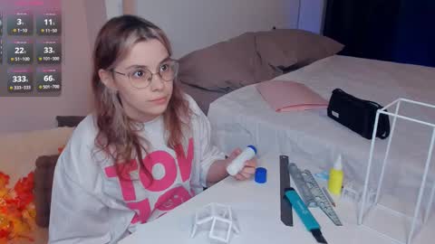 Snapshot of lonagass chatting on 11/26/25, 07:04 Lona online show from 11/26/25, 07:04