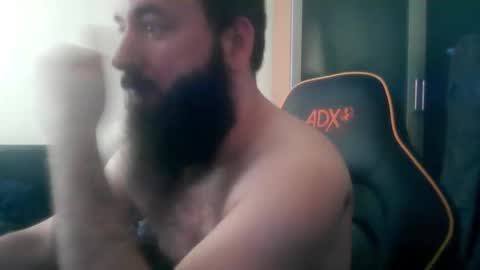 Snapshot of london_man1988 chatting on 12/02/24, 09:35 london_man1988 online show from 12/02/24, 09:35