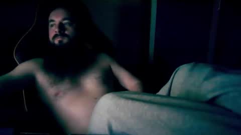 Snapshot of london_man1988 chatting on 01/06/25, 09:43 london_man1988 online show from 01/06/25, 09:43