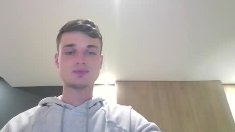 london_tomy online show from 09/23/25, 02:03