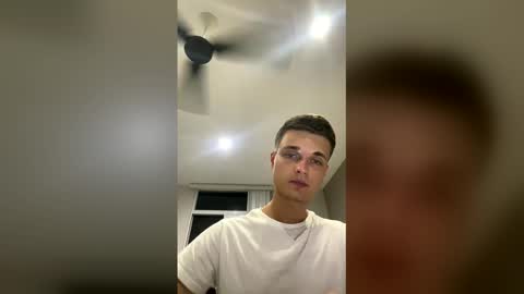 Snapshot of london_tomy chatting on 03/25/26, 04:40 london_tomy online show from 03/25/26, 04:40