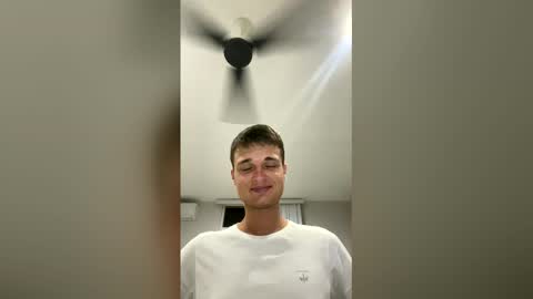 Snapshot of london_tomy chatting on 03/29/26, 01:05 london_tomy online show from 03/29/26, 01:05