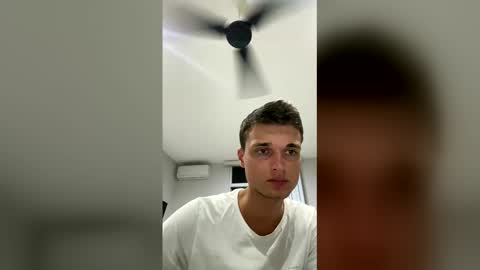 Snapshot of london_tomy chatting on 03/31/26, 02:46 london_tomy online show from 03/31/26, 02:46