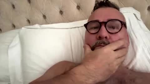 Snapshot of londongent2023 chatting on 03/16/26, 07:34 EnglishBear online show from 03/16/26, 07:34