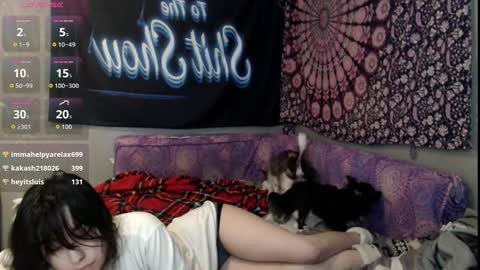 Snapshot of londonray chatting on 09/18/25, 08:49 londonray online show from 09/18/25, 08:49