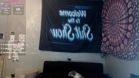 Snapshot of londonray chatting on 10/06/25, 09:40 londonray online show from 10/06/25, 09:40