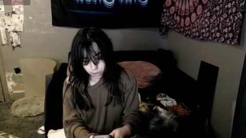 Snapshot of londonray chatting on 10/17/25, 07:00 londonray online show from 10/17/25, 07:00